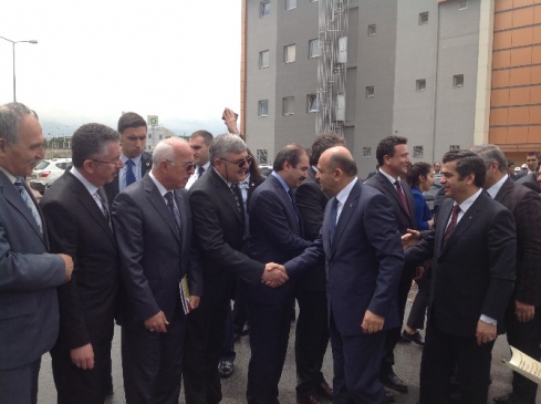 Kayseri'de KTO Başkanı Hiçyılmaz, Rekabet Endeksi Araştırması'nı Bakan Işık'a Tanıttı