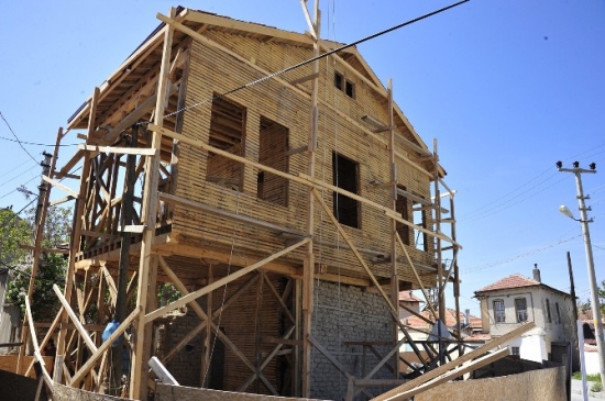 Karaman Sekiçeşme'de İki Asırlık Tarihi Evin Restorasyonu Başladı