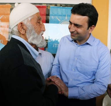 Antalya Alanya'da AK Parti Adayı Mustafa Köse Seçim İstatistiklerini Paylaştı