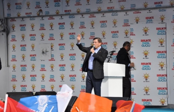 Kars'ta Başbakan Davutoğlu, Türkiye'nin yerli ve milli olacağını vurguladı.