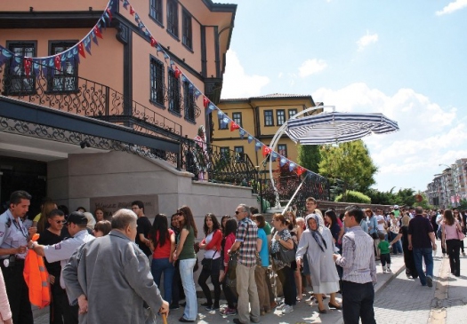 Eskişehir'de 1 Mayıs Kutlamaları Nedeniyle Yoğun Turist Akını Gerçekleşti