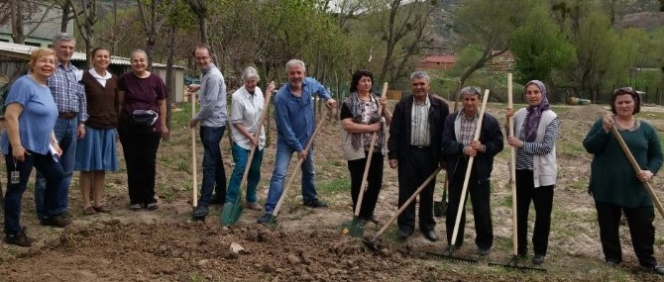 Eskişehir Kent Konseyi Kadın Meclisi Tarafından Başlatılan Kent Tarımı Projesi İlk Etabını Gerçekleştirdi