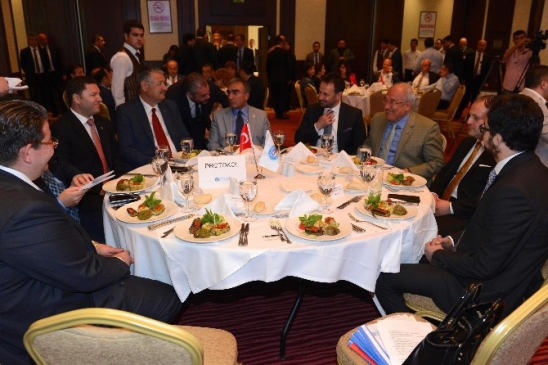 Mersin'de Yücelen, TÜGİAD Başkanlığını Çuhacı'ya Devretti