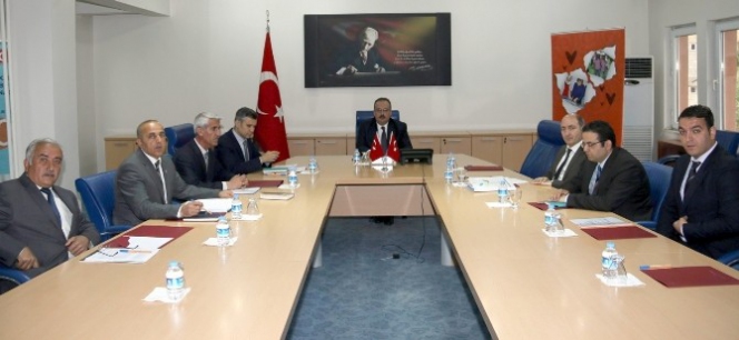 Hakkari'de Vali Canbolat Başkanlığında 2015 SODES Projeleri Toplantısı Gerçekleşti