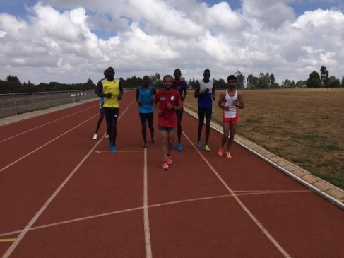 Van Atletizm Takımı Mersin'deki Olimpiyat Barajı Şampiyonası'nda İki Sporcu ile Öne Çıktı