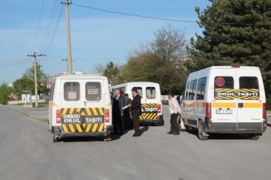 Çorum Sungurlu'da Öğrenci Taşıyan Servis Minibüsleri Denetlendi