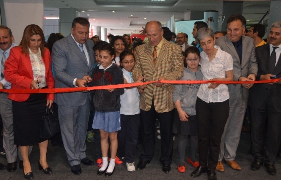 Mersin Yenişehir'de Düzenlenen 'Bu Benim Eserim' Sergisinde 50 Proje Sergileniyor