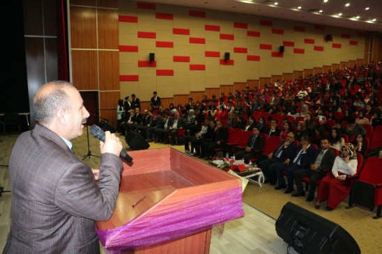 Ağrı'da Kutlu Doğum Haftası Etkinliği, Öğrencilerin Katılımıyla Gerçekleşti