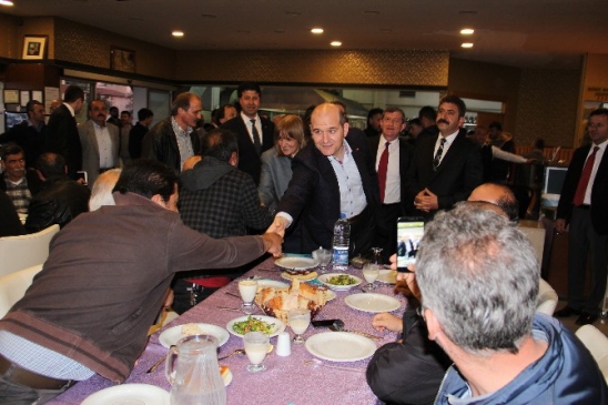 AK Parti Trabzon Milletvekili Adayları, Şoför Esnafıyla Yemekte Bir Araya Geldi