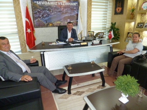 Vezirhan'da Umreden Dönen Başkan Duymuş'a Osmaneli Ziraat Odası Başkanı Ziyaret Gerçekleştirdi