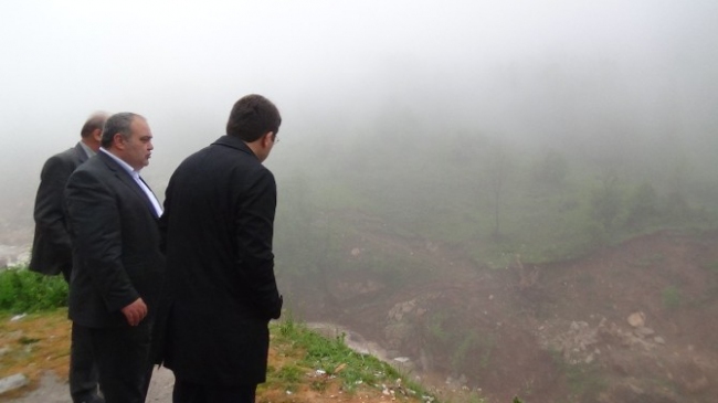 Bartın'da AK Parti Milletvekili Yılmaz Tunç, Arıt-Aydınlar Yolundaki Gecikmeleri Değerlendirdi