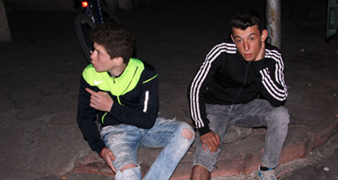 Ereğli Zonguldak'ta Bisikletli İki Genç Otomobile Çarptı