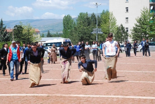 Tokat Merkez'de Geleneksel Hıdırellez Bahar Bayramı Etkinlikleri Düzenlendi