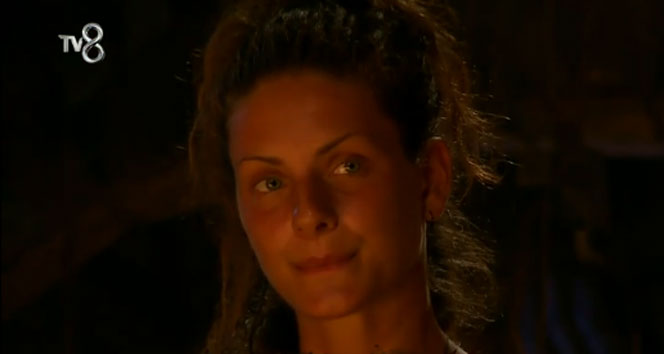 Survivor All Star'da Yunan Yarışmacı Nadya Zagli Adaya Veda Etti