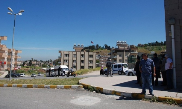 İskenderun'da Devlet Hastanesine Giden Dolmuş Hatlarında Anlaşmazlık Yaşanıyor
