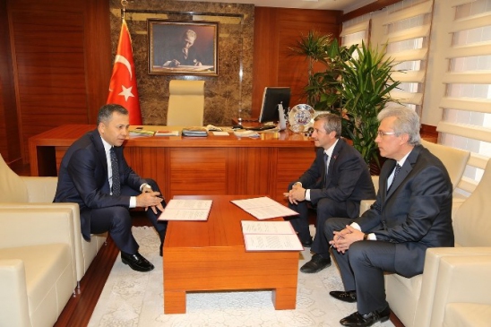 Şahinbey'de 110 Bin Öğrenciye Eşofman ve Forma Dağıtımı Yapılacak