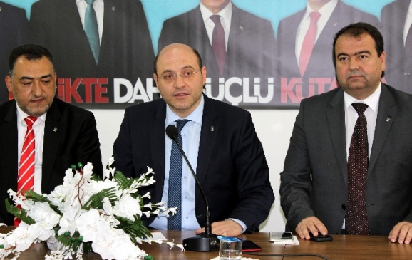 Kütahya'da AK Parti İl Başkanı Ali Çetinbaş, Cumhurbaşkanı Erdoğan'ın ziyaretini Kütahyalıların dört gözle beklediğini duyurdu.