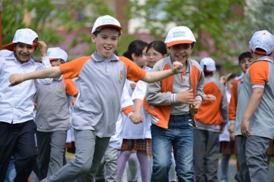 Yeşilyurt Belediyesi, Temiz Çevrem Kampanyası ile İnönü Mahallesinde Temizlik Faaliyeti Gerçekleştirdi