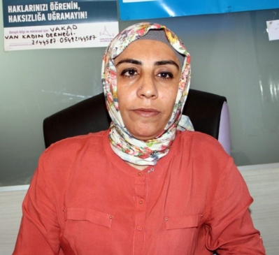 Van Özalp'ta Kadın İntiharlarının Nedenleri Üzerine VAKAD Üyesi Açıklama Yaptı