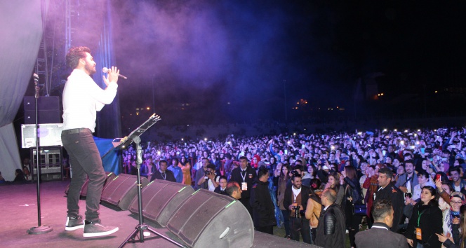 Erzurum Atatürk Üniversitesi Bahar Şenlikleri'nde Kolpa ve Yusuf Güney Konserleriyle Eğlence Dolu Anlar Yaşandı