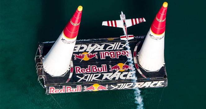 Japonya Chiba'da Red Bull Air Race Yarışları Gerçekleşecek