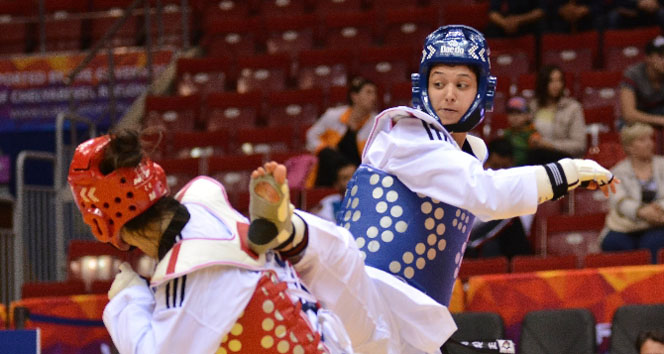 Dünya Tekvando Şampiyonası'nda Servet Tazegül ve Nur Tatar Yarı Finale Yükseldi