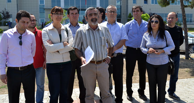 Adana Ceyhan'da Sosyal Medya Paylaşımlarından Dolayı 2 Öğretmene Cezai İşlem Uygulandı