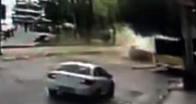 Üsküdar'da Otobüsle Araç Çarpıştı, 18 Yaşındaki Genç Kız Hayatını Kaybetti