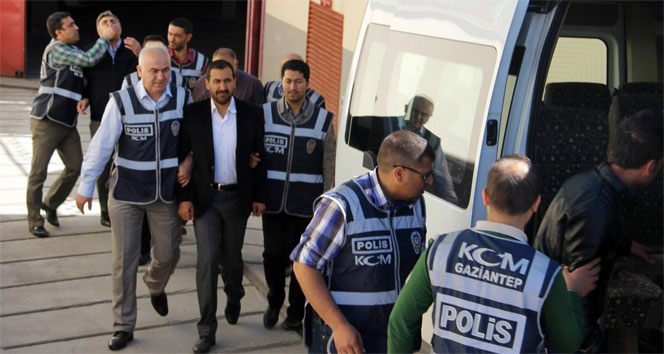 Gaziantep'te Paralel Yapı Operasyonu Kapsamında 5 Polis Adliyeye Sevk Edildi
