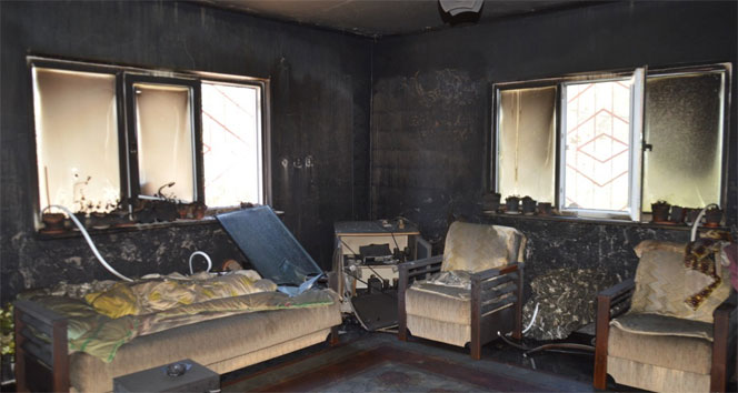 Mersin Yenişehir'de Yangın Sonucu Hurdacı Aile Evsiz Kaldı