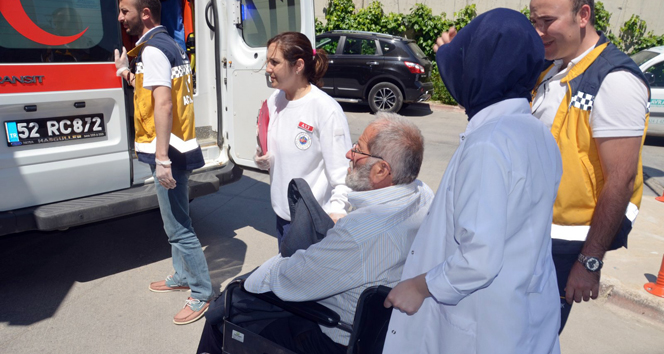 Ordu Fatsa'da 5. Kattan Düşen Cam Parçası Bir Yaşlı Adamı Yaraladı
