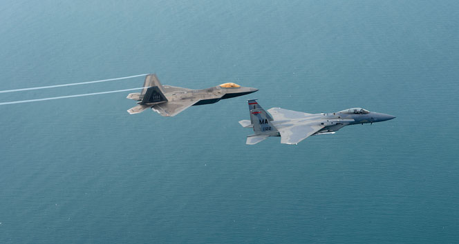 Ege Denizi'nde Eğitim Uçuşu Yapan Türk F-16'ya Yunan Uçakları Tarafından Taciz Gerçekleşti