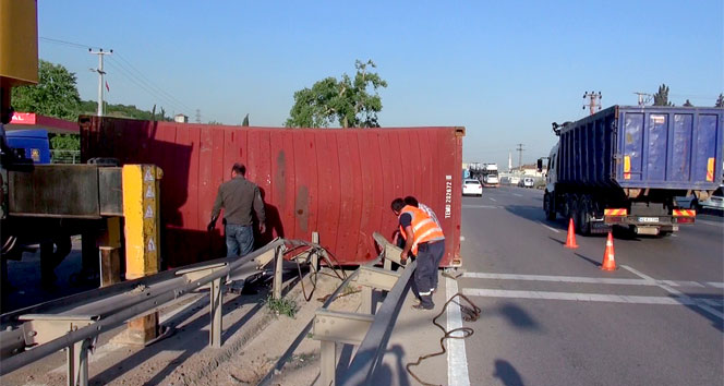 Körfez D-100 Karayolu'nda Devrilen TIR Sonucu 1 Kişi Yaralandı