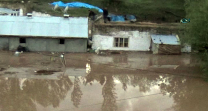 Iğdır Tuzluca'da Aşırı Yağış Sonucu 4 Ev Su Altında Kaldı