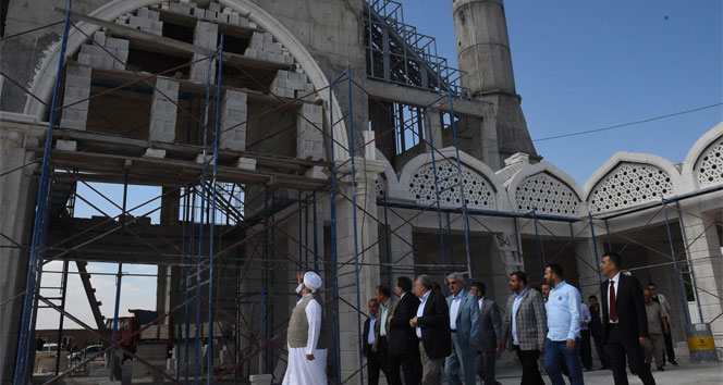 Şanlıurfa'da Vali İzzettin Küçük, Mevlana Külliyesi'nde Çalışmaları İnceledi