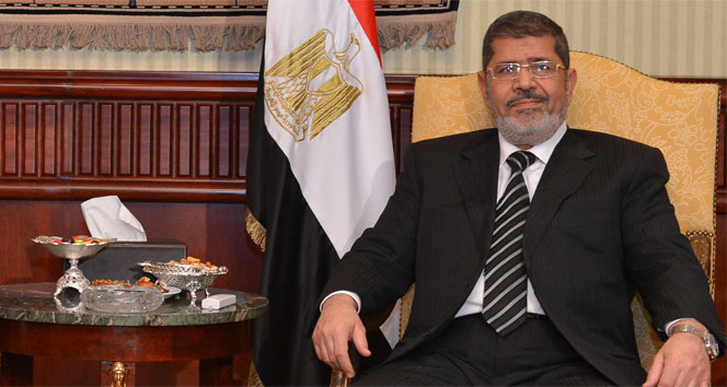 Mısır'ın Devrik Cumhurbaşkanı Muhammed Mursi İdam Ceza Alarak Yargılandı