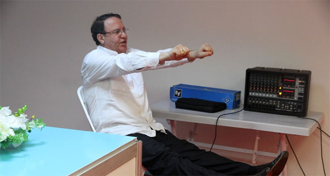 Kocaeli Kitap Fuarı'nda Gülmenin Önemi Üzerine Söyleşi Yapıldı