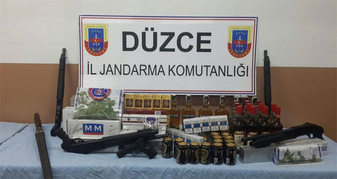 Düzce Kaynaşlı'da Jandarma Tarafından Eş Zamanlı Operasyon Düzenlendi