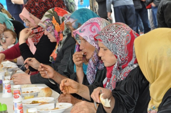 Balıkesir Kepsut'ta 25. Geleneksel Hayır Etkinliği Büyük İlgi Gördü