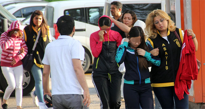 Adana Çukurova'da Eş Değiştirme Yöntemiyle Fuhuş Yapan 23 Kişi Gözaltına Alındı