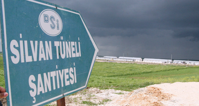 Diyarbakır Silvan'da Baraj Projesi Kapsamında Tünel Çalışmaları Durduruldu