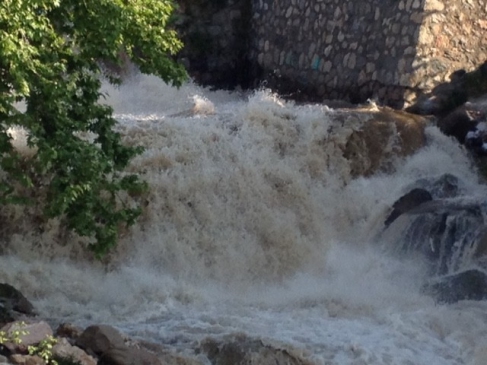 Bursa Yıldırım'da Suriyeli 7 Yaşındaki Çocuk Azgın Sulara Düşerek Kayboldu
