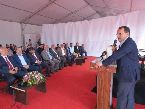 Malatya'da 4. Anadolu Kitap Fuarı'na Katılan Eski Bakan Ergin, Konferans Düzenledi