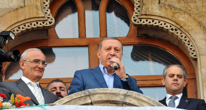 Cumhurbaşkanı Erdoğan, Samsun'da Balkan Konuşması Yaparak Vatandaşları Selamladı