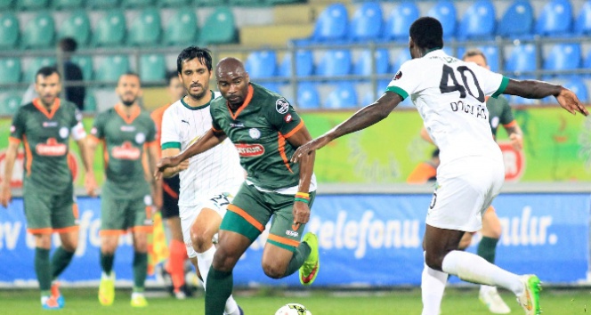 Çaykur Rizespor, Rize'de Akhisar Belediyespor'u 3-1 yenerek ligde kalmayı garantiledi