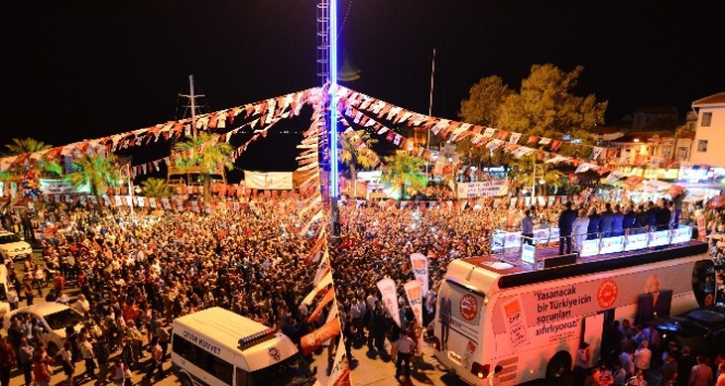 Balıkesir Ayvalık’ta Miting Düzenleyen Kılıçdaroğlu, Yoksulluğu 4 Yılda Bitireceğini Açıkladı
