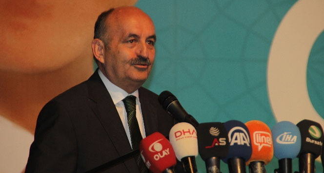 Samsun'da Sağlık Bakanı Müezzinoğlu'ndan Gençlik ve Spor Bayramı Mesajı