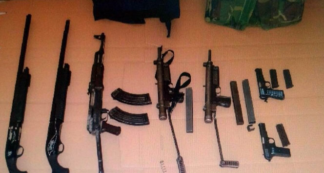 Adana Seyhan'da Bir Evde Ele Geçirilen Silah ve Mühimmat Şaşırttı