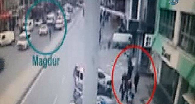 Başakşehir'de Bankadan Para Çeken Şahıs Araçta Soyuldu