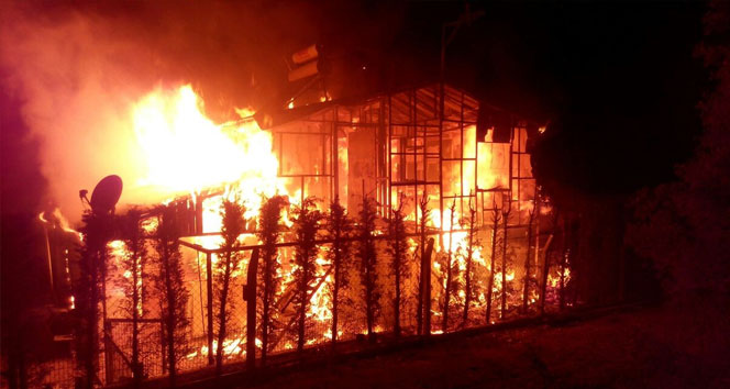 İnegöl'de Çiftlik Evi ve Samanlık Yangında Kül Oldu